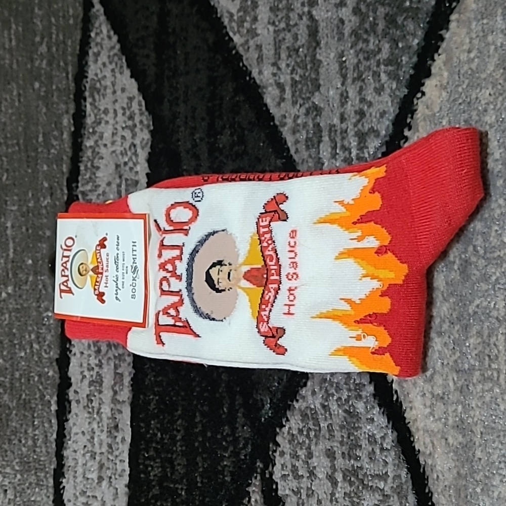 HOT SAUCE TAPATIO SALSA PICANTE GRAPHIC CREW SOCK